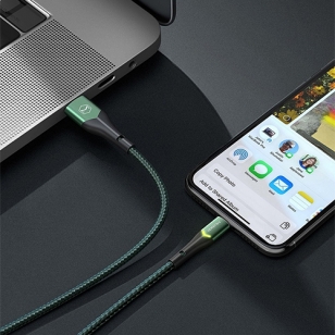 Mcdodo nylon Lightning naar USB kabel 1,8 meter groen